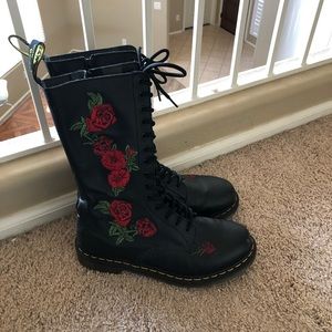 Vonda Roses Doc Martens Soft Leather Size 10 US. Men